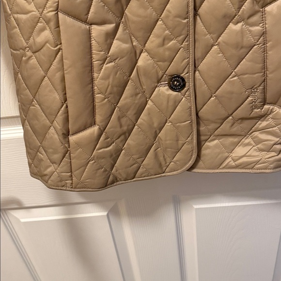 Barbour Women's Tan Quilted Utility Jacket - Picture 4 of 8